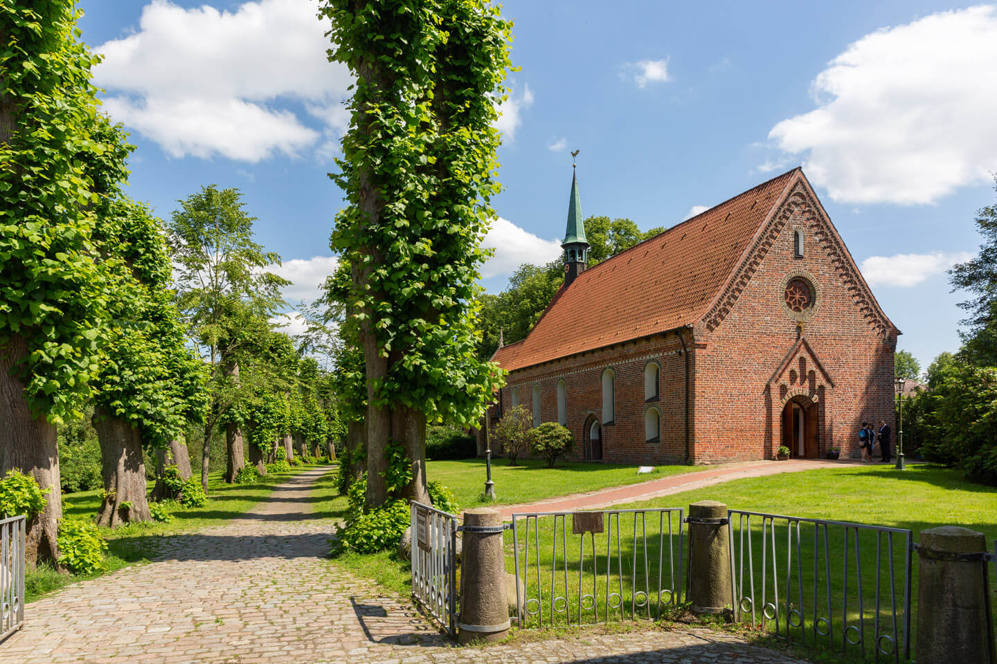 Die St.-Gabriel-Kirche in Haseldorf bei Wedel