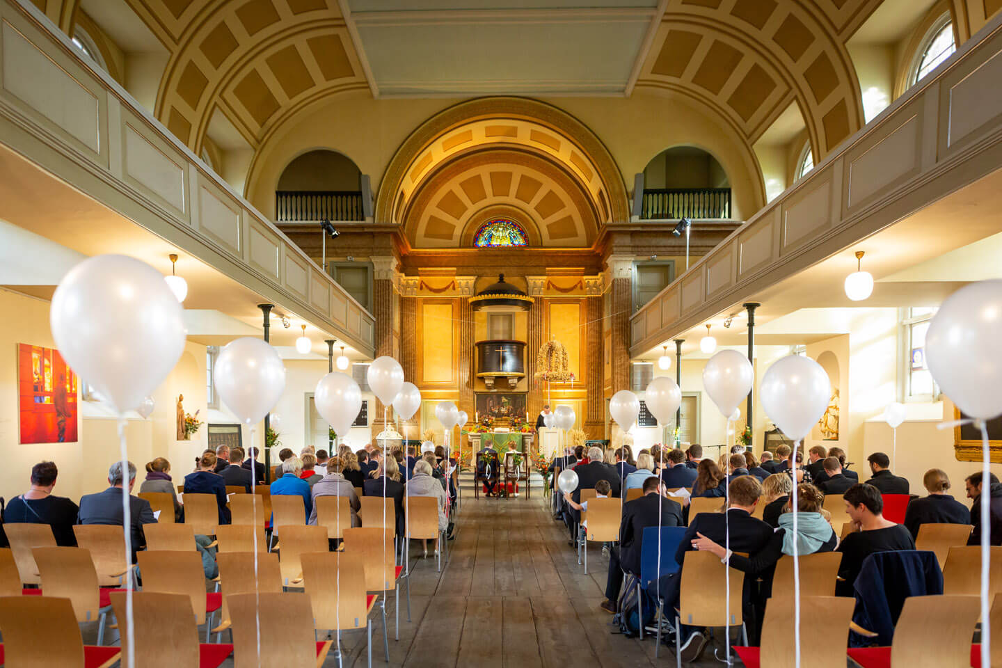Hochzeitspaar in der St.Pauli Kirche in Hamburg