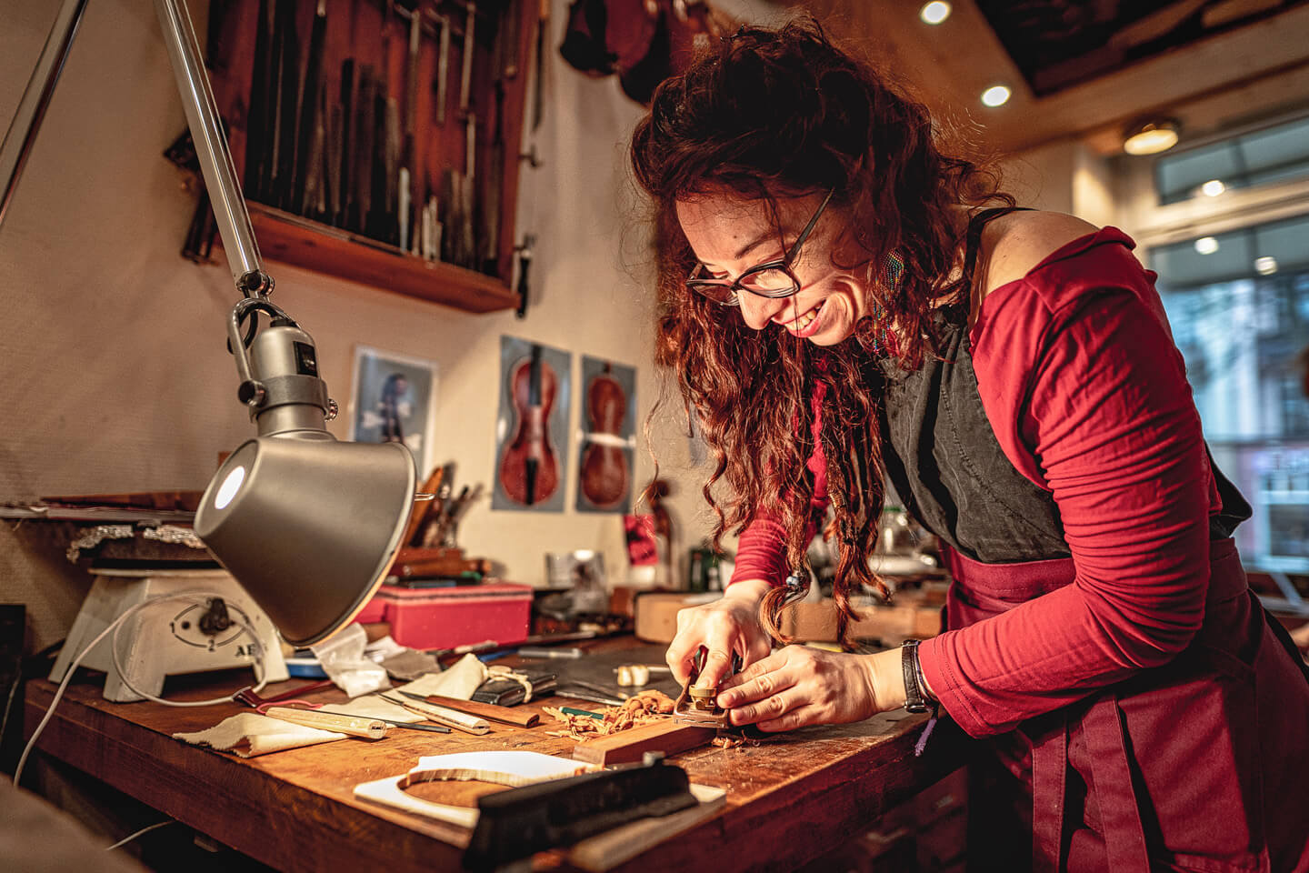 Handwerkerin bei der Arbeit - fotografiert von Florian Läufer