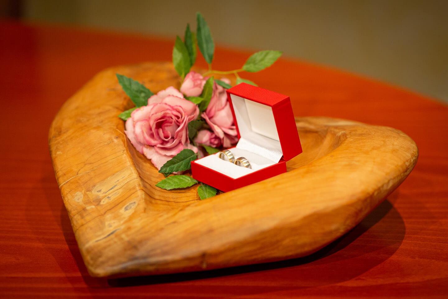 Trauringe in der Ringschale