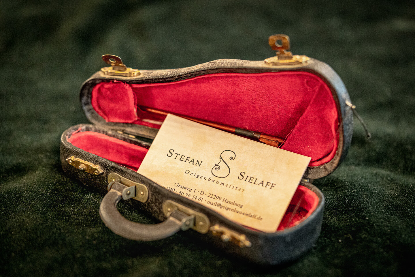 Visitenkarte im Geigenkasten