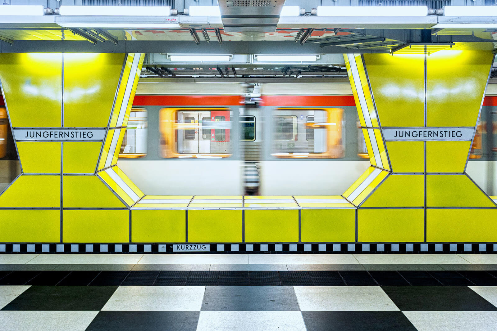 Jungfernstieg U-Bahnhof