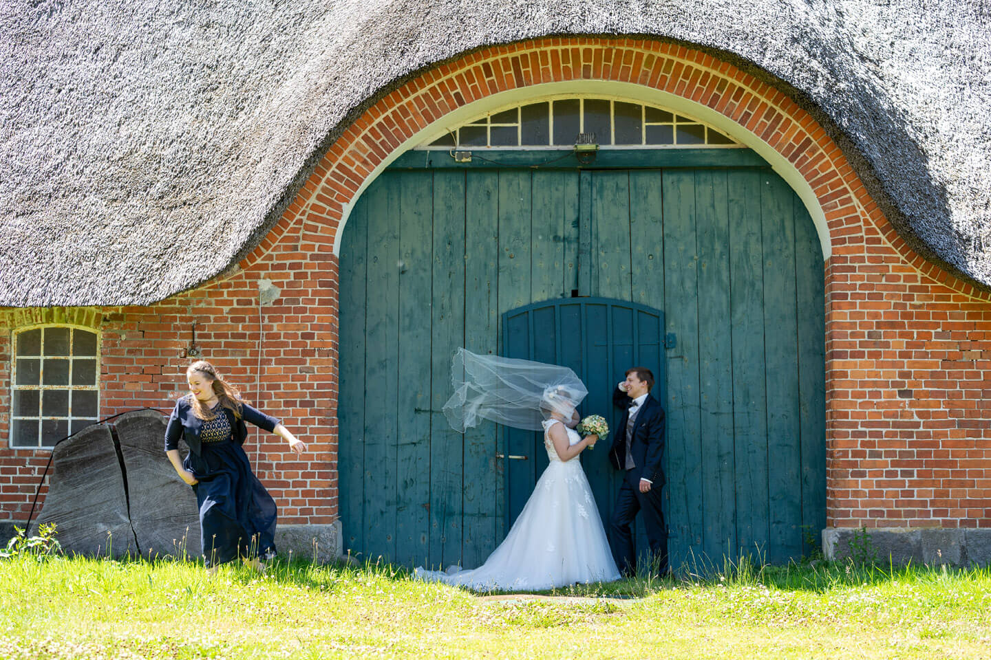 Outtake: Hochzeitsfotos auf Gut Altenhof von dem Fotografen Florian Läufer aus Hamburg