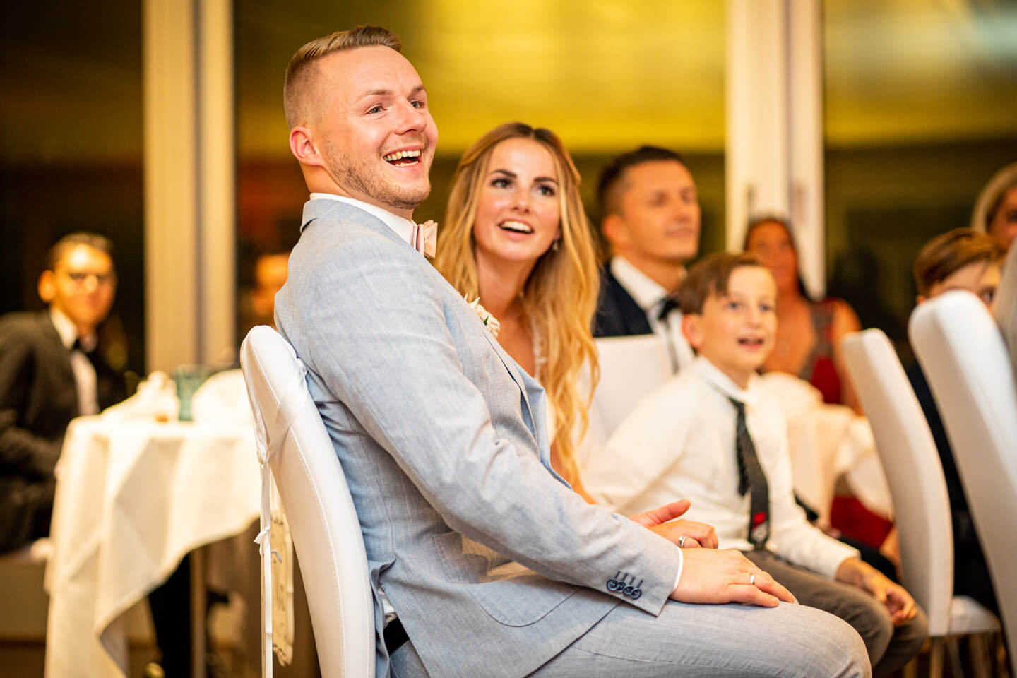 Hochzeitspaar auf ihrer Feier im Emporio Tower in Hamburg