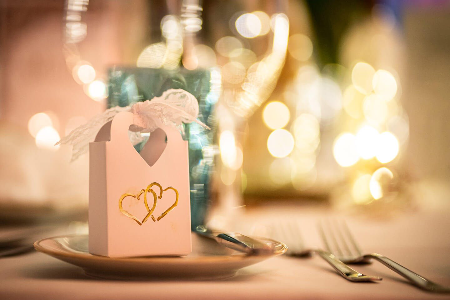 Tischdeko für Hochzeitsfeier im Emporio Tower in Hamburg