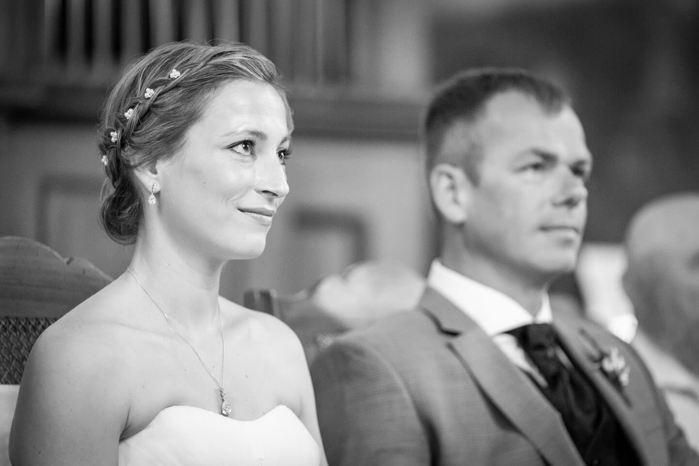 Braut bei standesamtlicher Trauung in Mecklenburg-Vorpommern