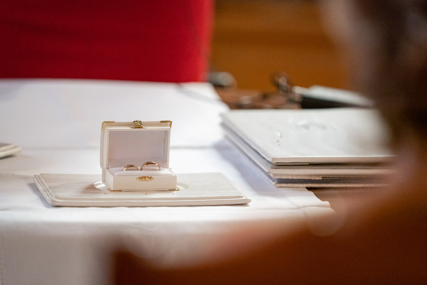 Trauringe im kleinen Etui