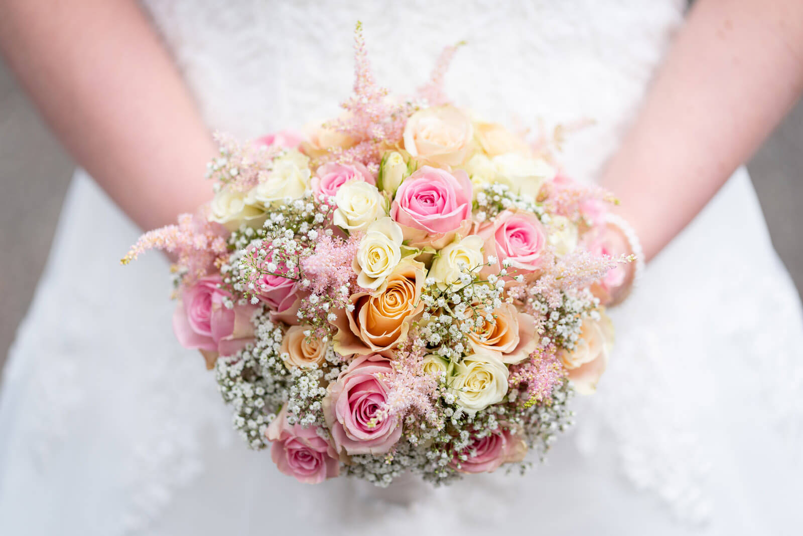 Brautstrauss mit Rosen