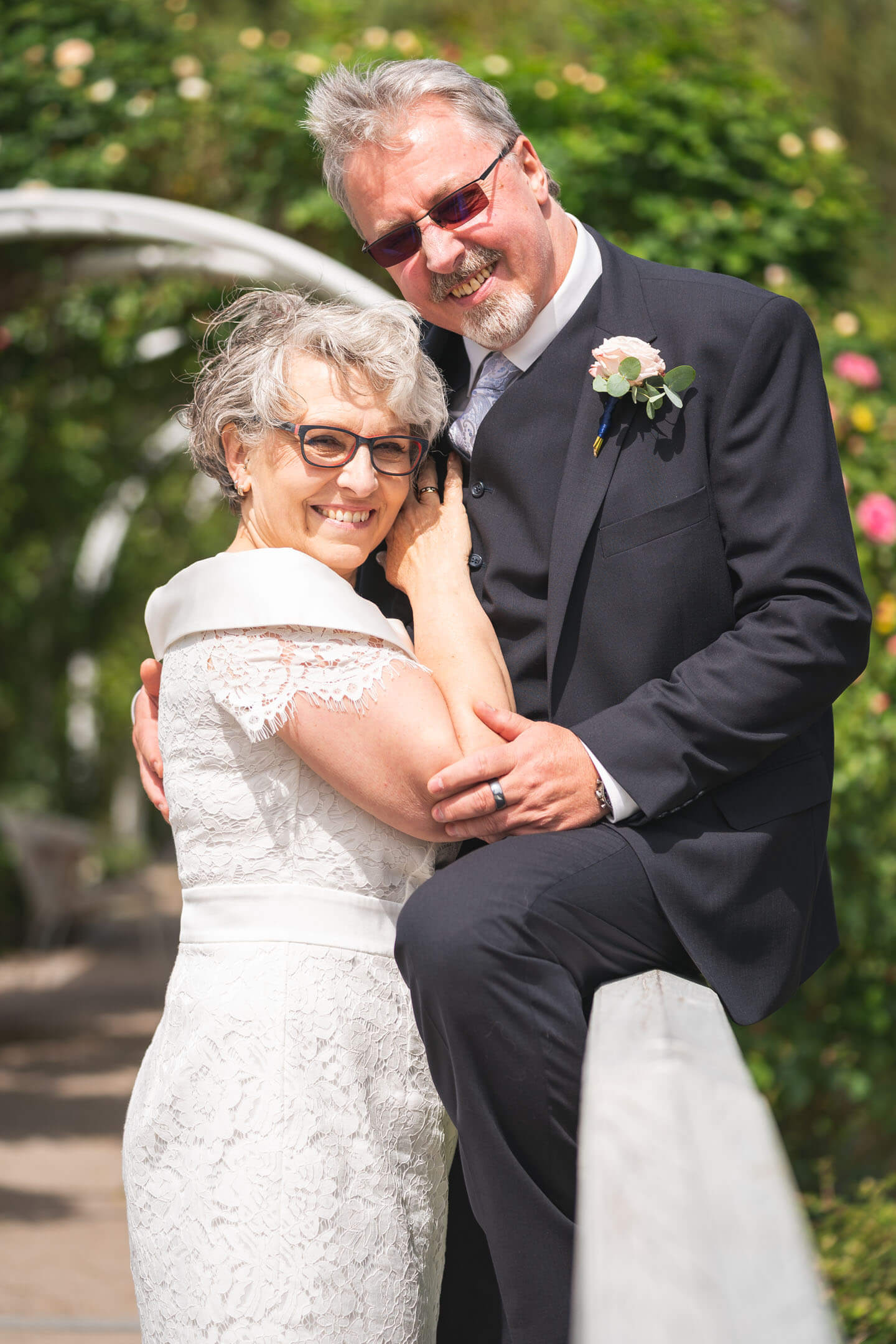 Brautpaar auf der Brücke der Hochzeitsinsel