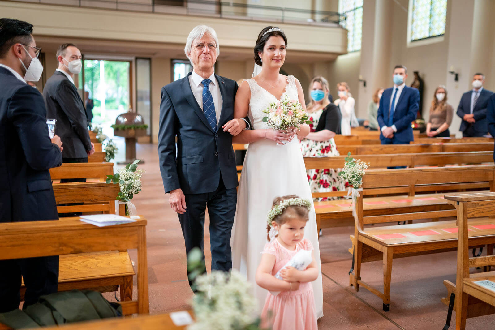 Einzug der Braut bei Hochzeit im kleinen Michel Hamburg.