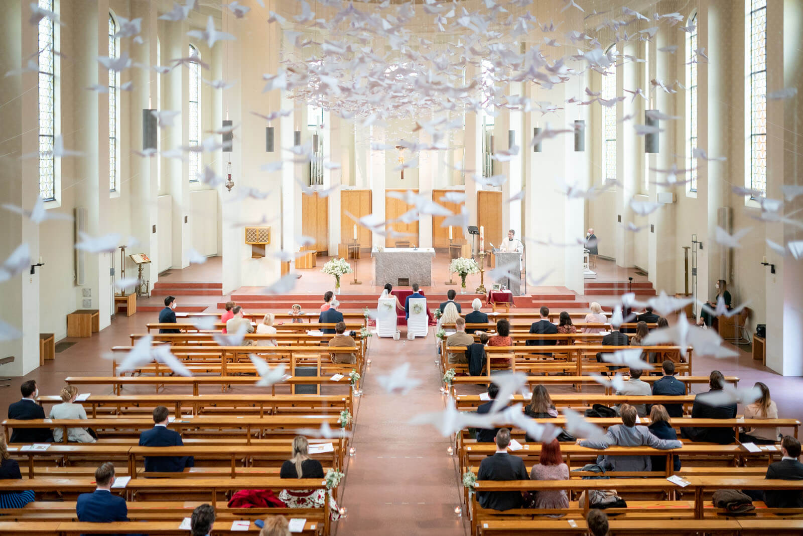 Fotograf Florian Läufer hielt diese schöne Stimmung einer Hochzeit im kleinen Michel Hamburg fest.