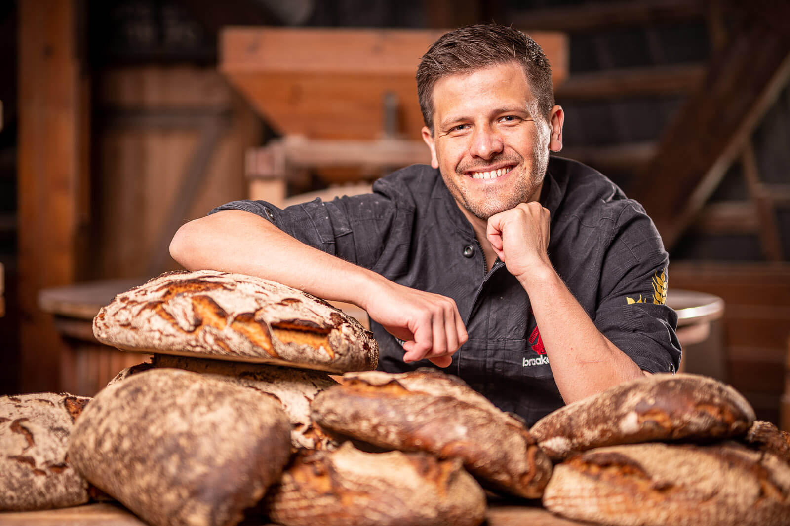 Unternehmensfotografie Hamburg: Imagefoto Tim Lessau, fotografiert von Florian Läufer.