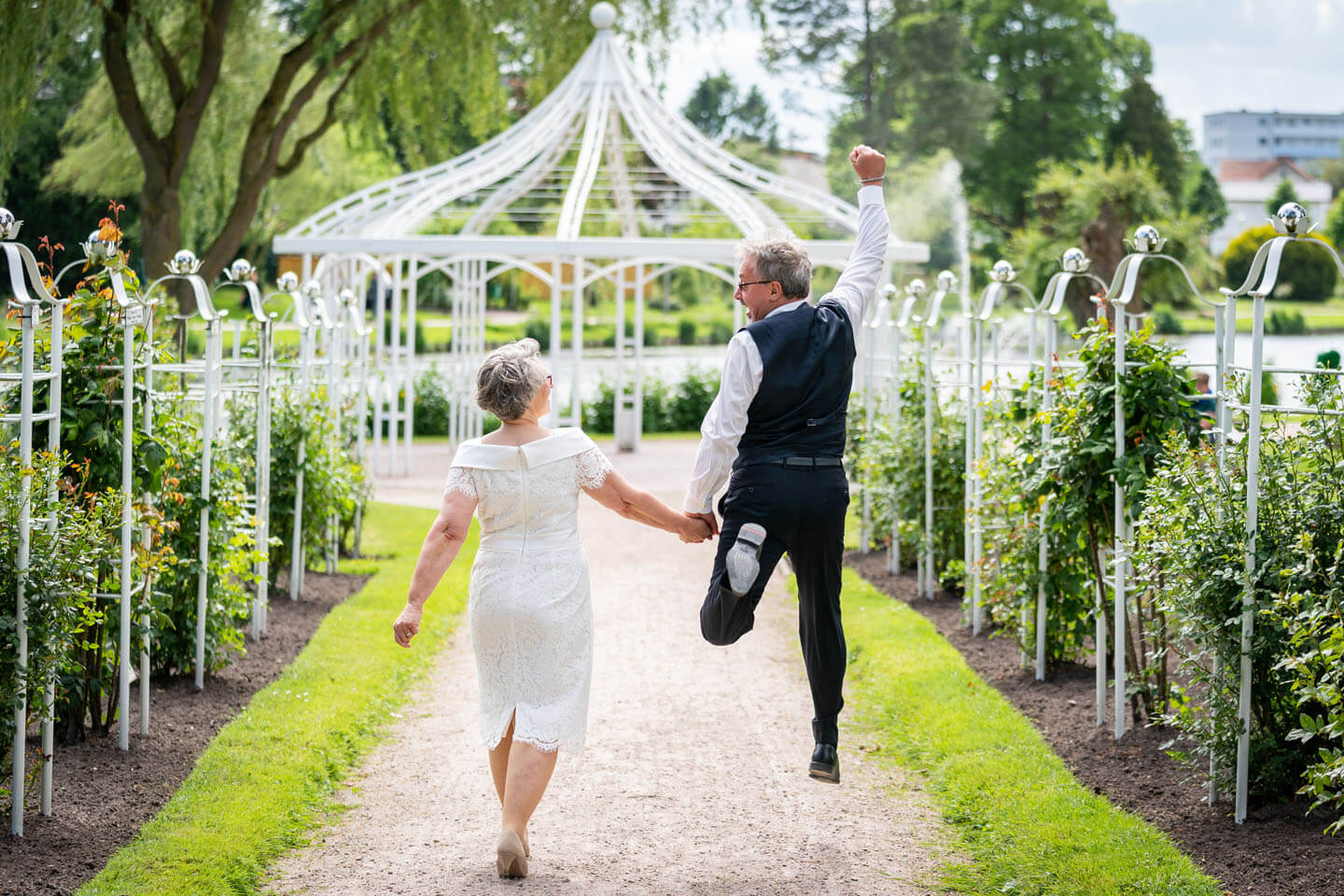 Witzige Hochzeitsfotos. Tschakkaaa! Foto: Florian Läufer