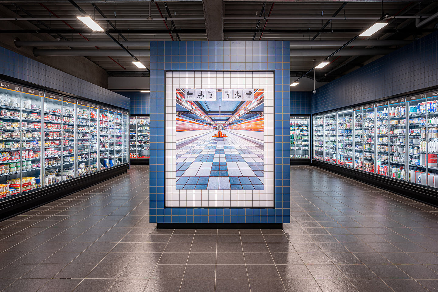 Industriefotografie im Edekamarkt Woelm in Hamburg. Foto: Florian Läufer
