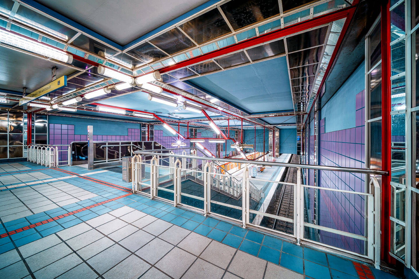 Eingangsbereich des U-Bahnhofs Mümmelmannsberg. Fotograf: Florian Läufer aus Hamburg