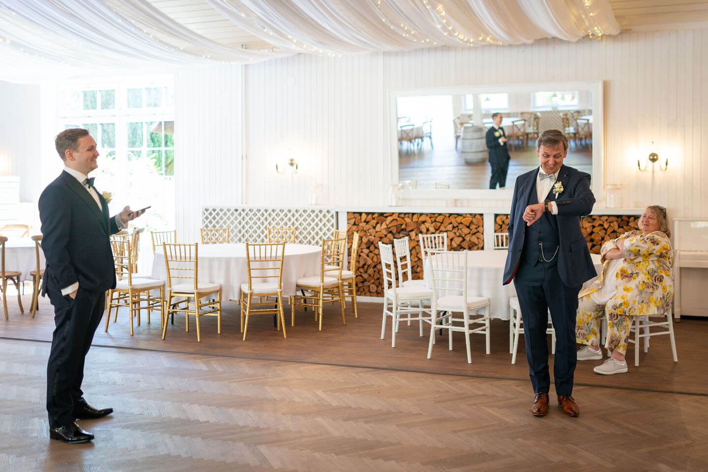 Blick auf die Uhr beim First Look Shooting.