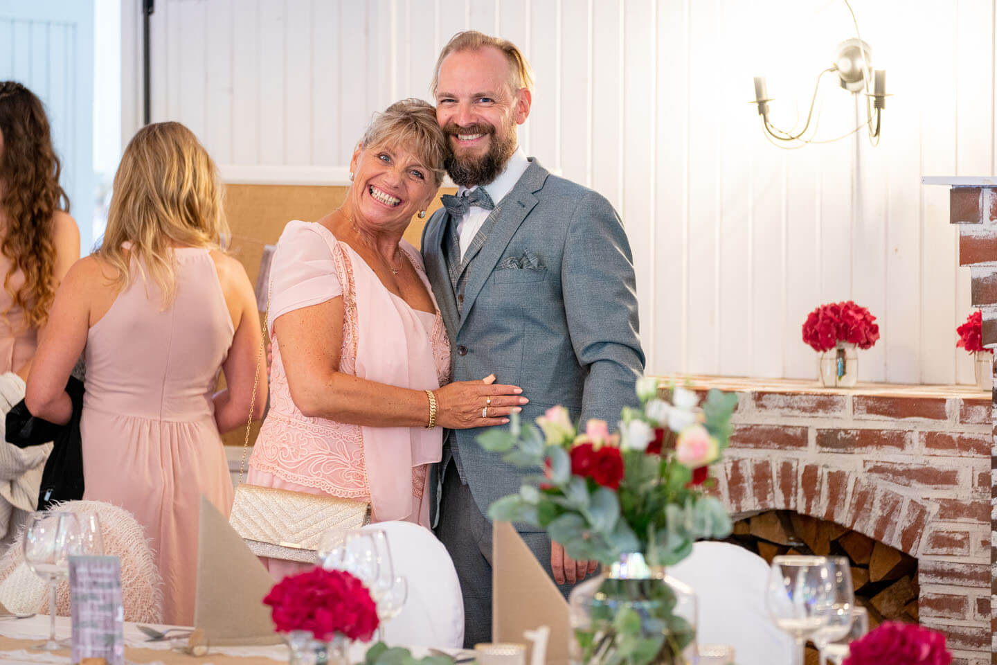 Bräutigam mit Mutter