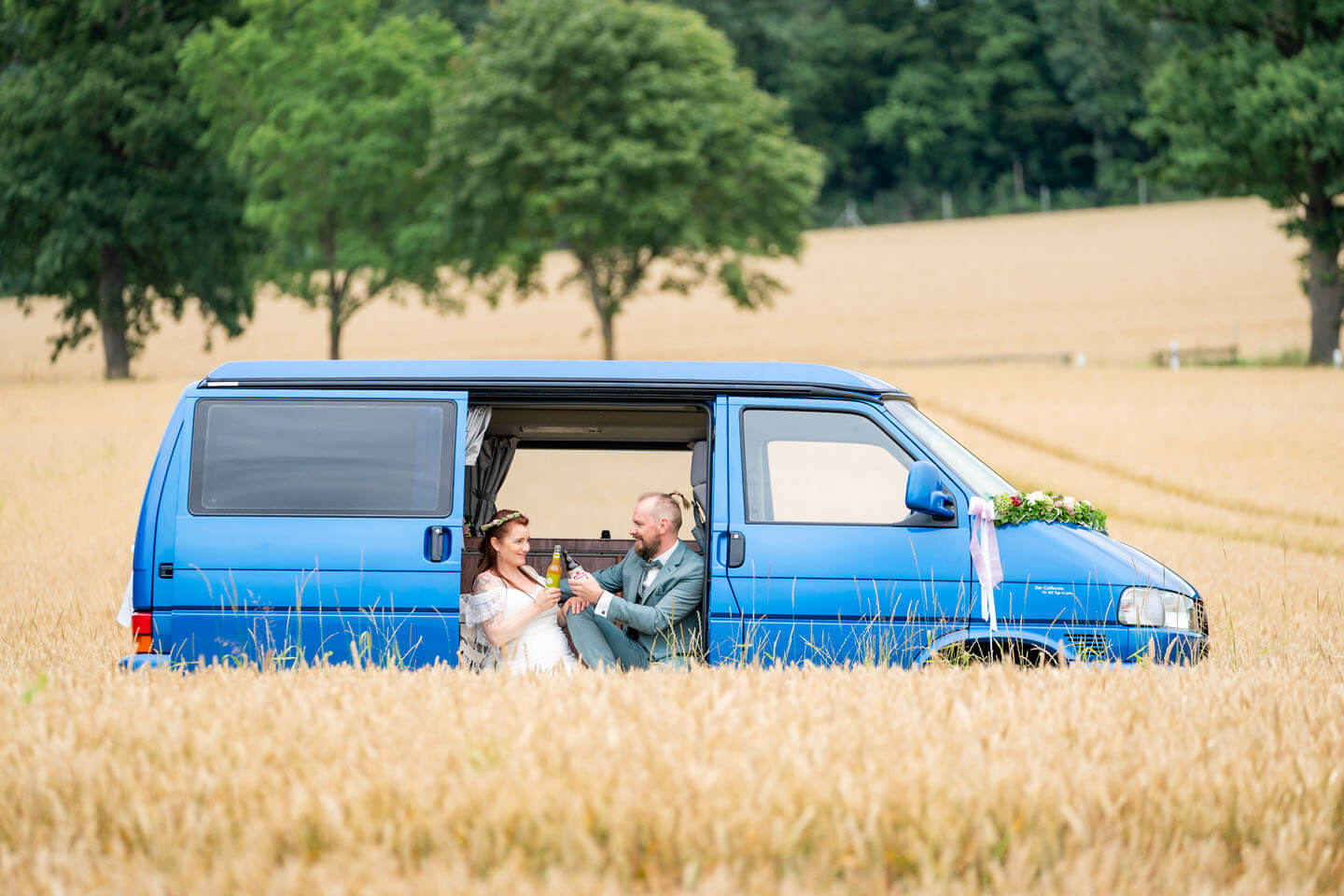 Boho-Hochzeit mit VW-Bus