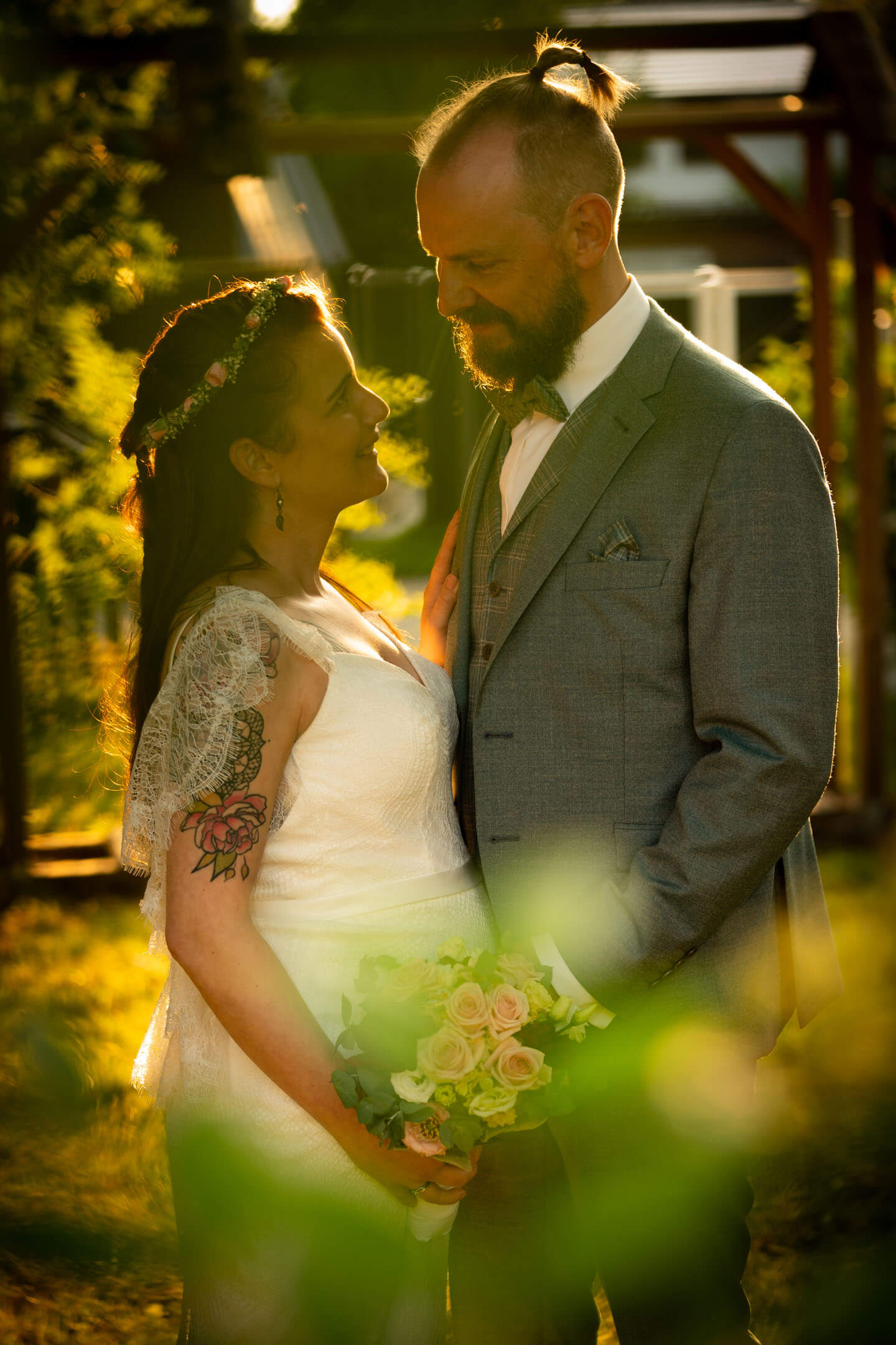 Hochzeitsfoto im letzten Sonnenlicht