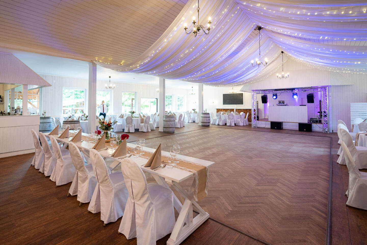 Hochzeitssaal fotografiert von Florian Läufer