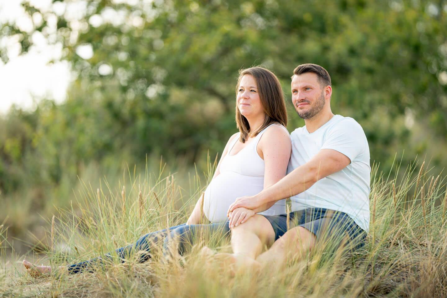 Paarfoto mit Babybauch