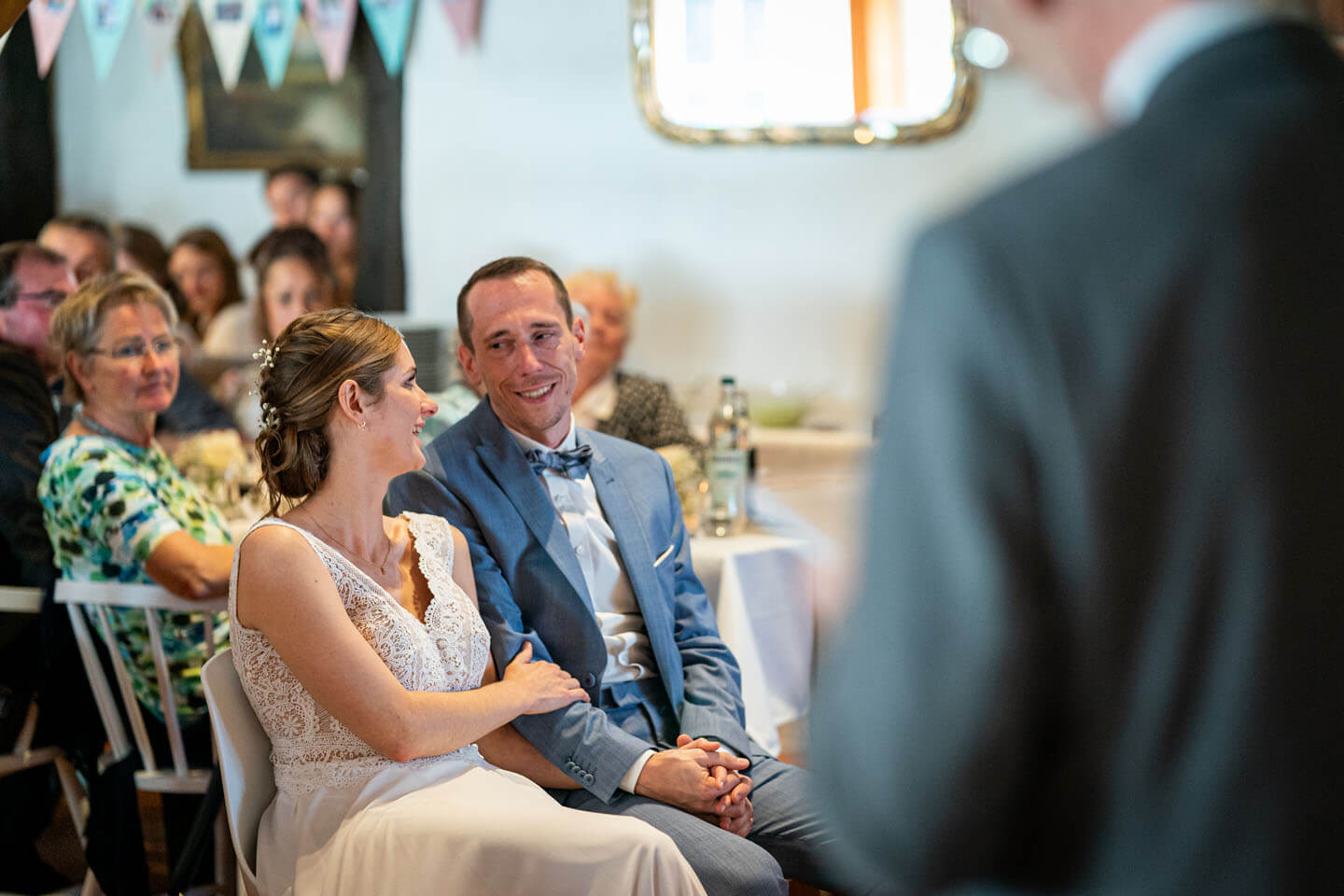 Rede vom Brautvater rührt das Hochzeitspaar