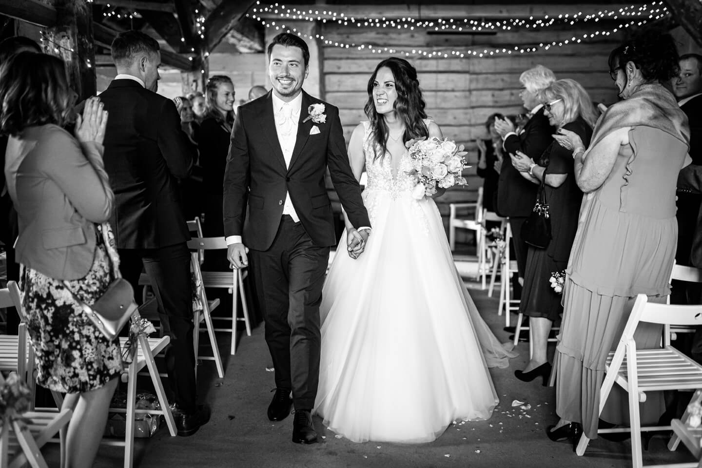 Scheunenhochzeit in Niedersachsen. Hochzeitsfotograf war hier Florian Läufer aus Hamburg.