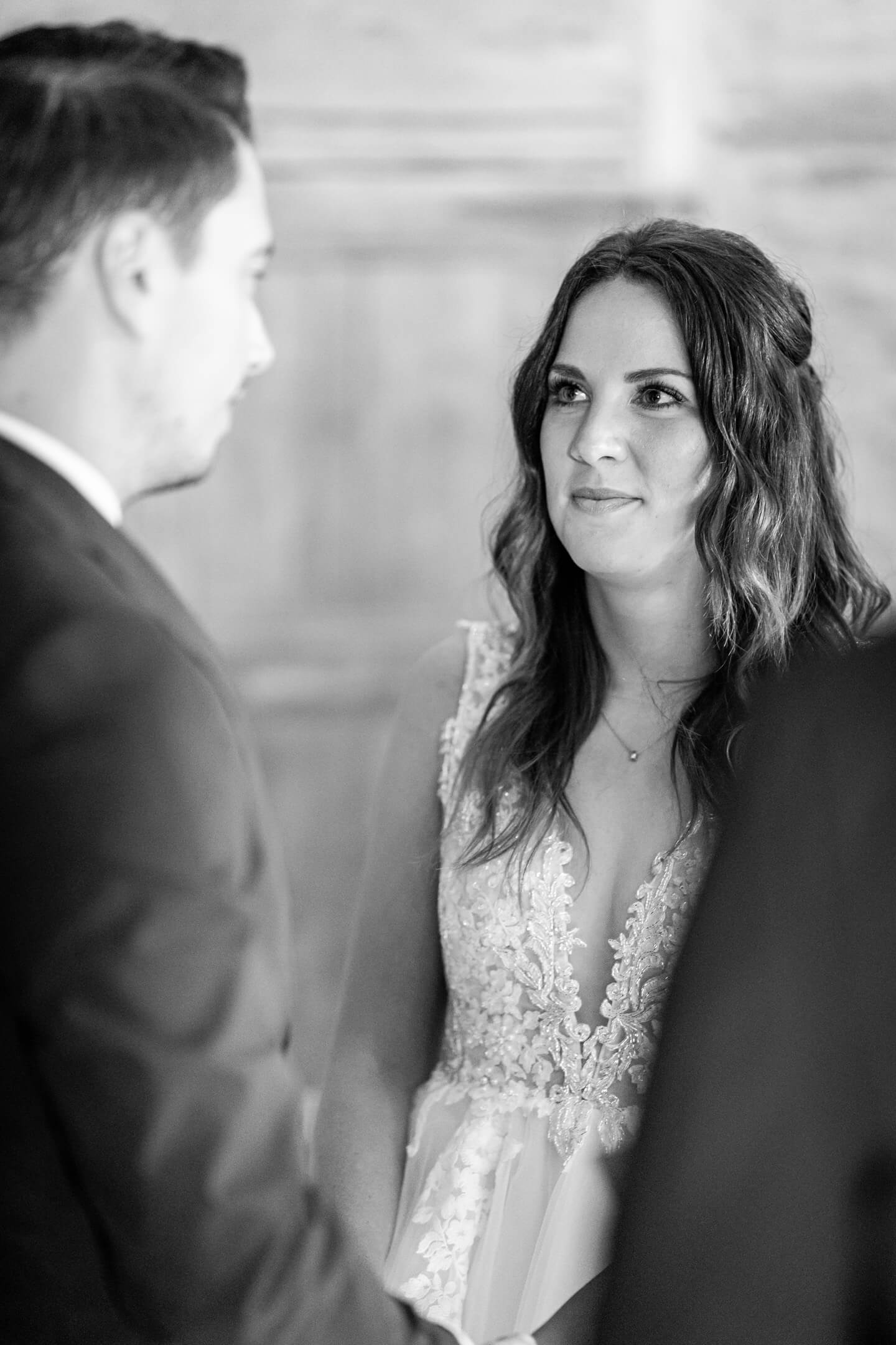 Braut kurz vor dem Jawort.