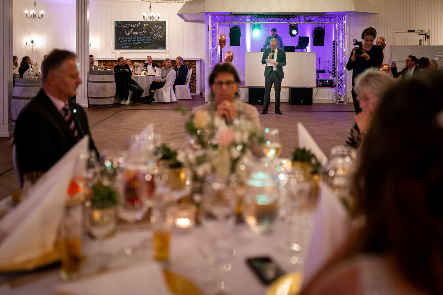 Papas Rede im großen Saal.