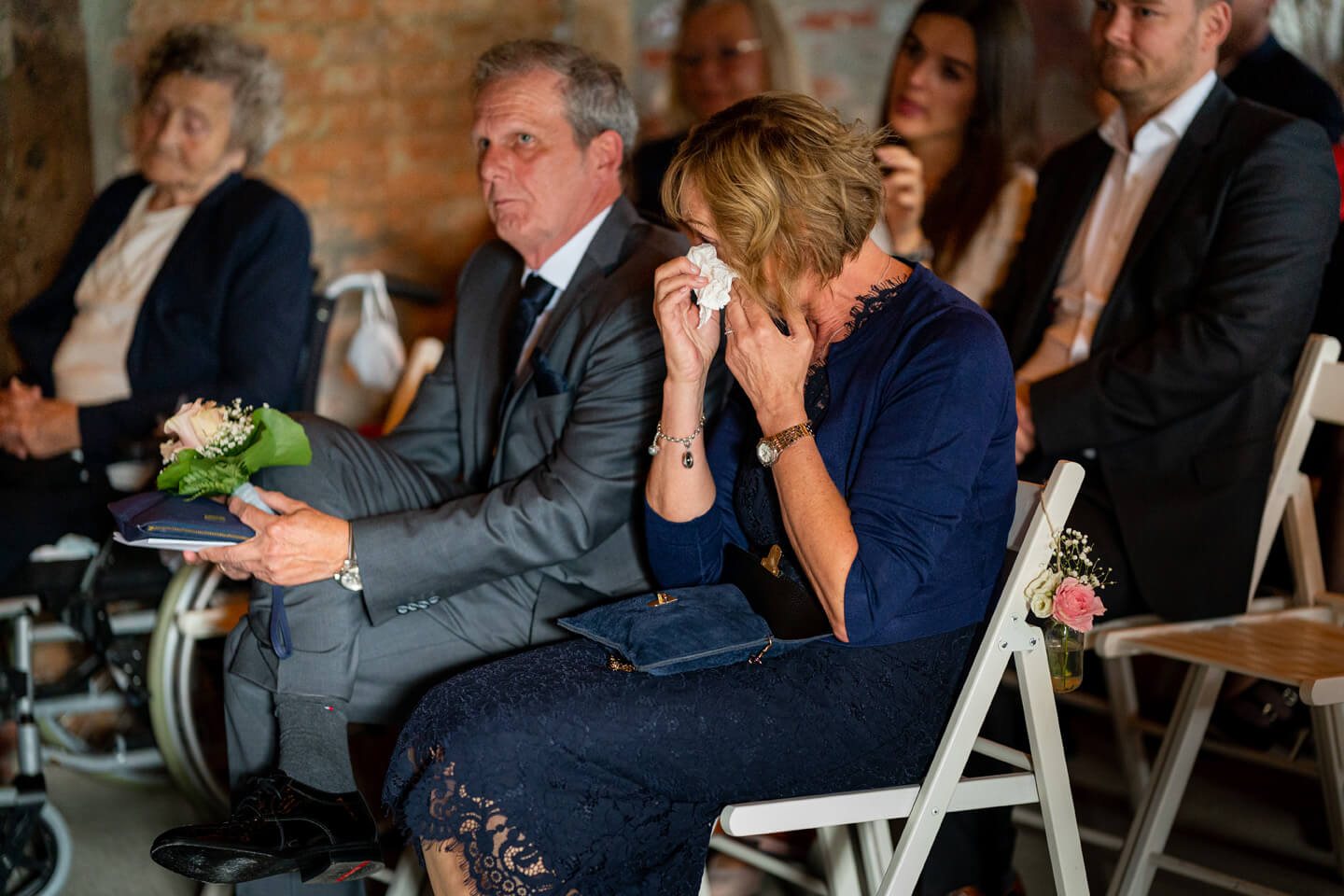 Tränen bei der Brautmama.