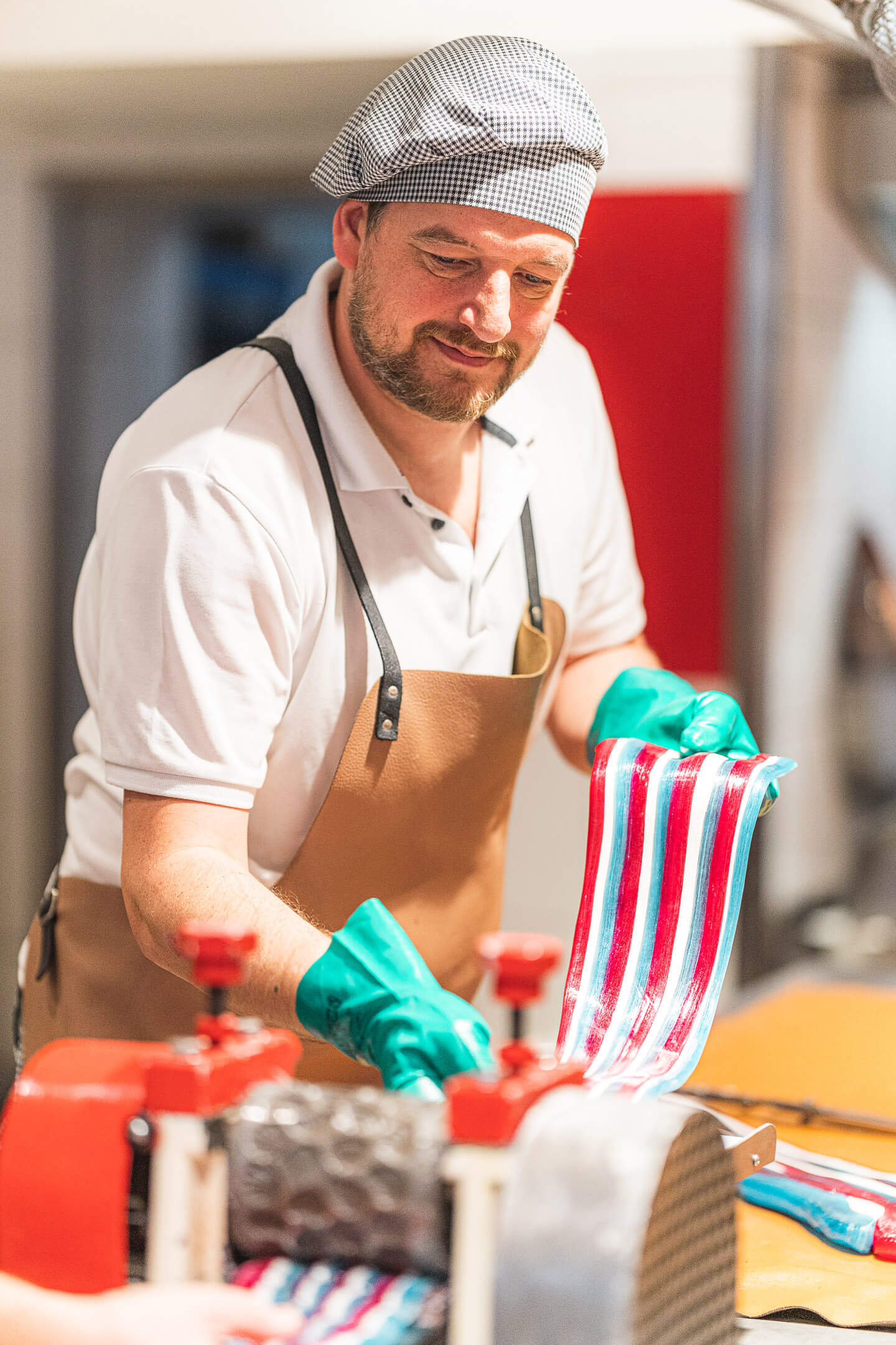 Fotoreportage über das traditionelle Herstellen von Bonbons