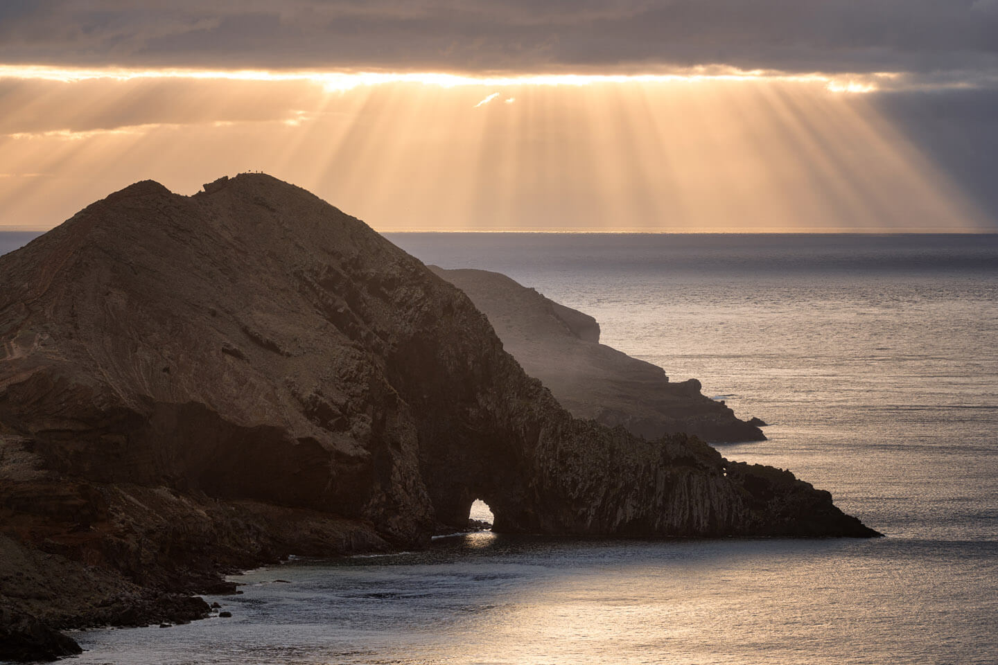 Halbinsel im Osten Madeiras bei Sonnenaufgang