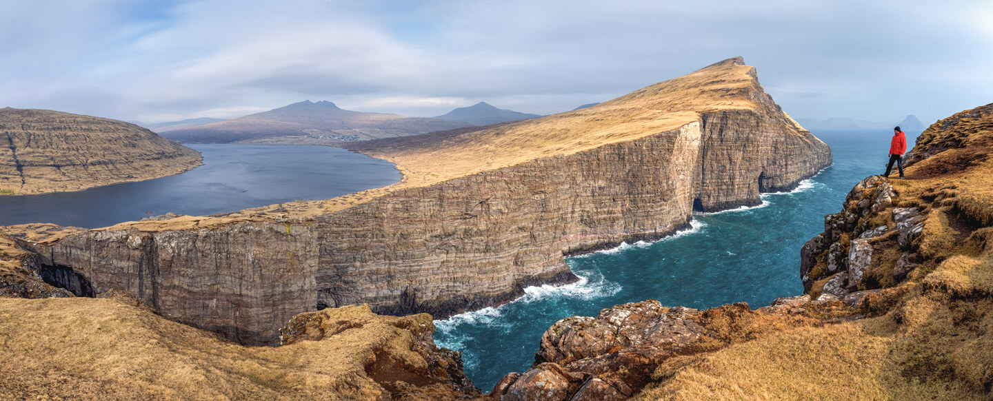 Panorama vom Latisvatn See auf den Färöer-Inseln