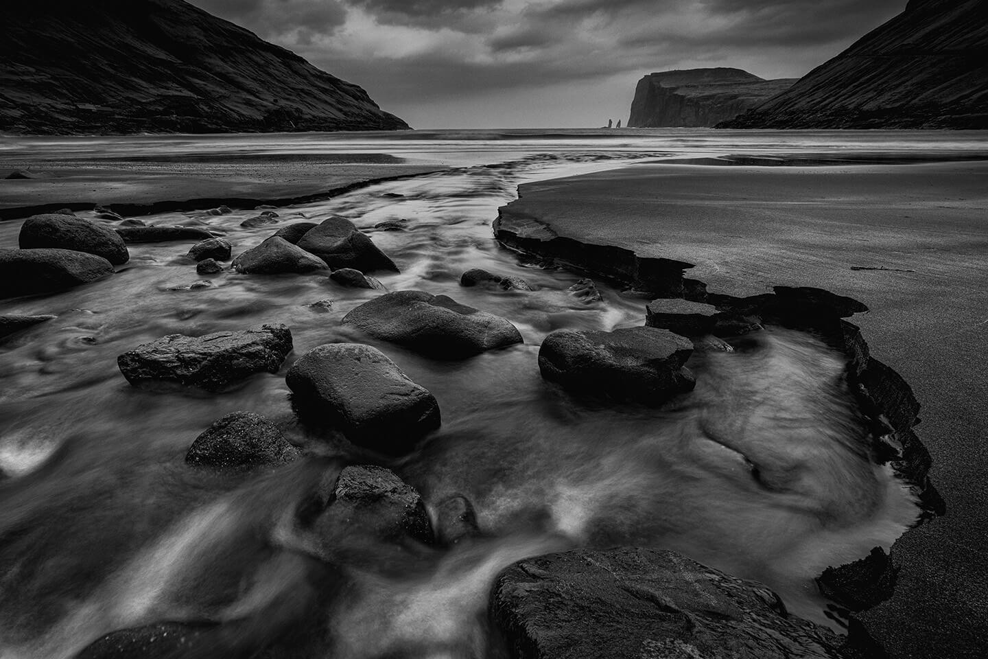 Tjornuvik in Schwarzweiß