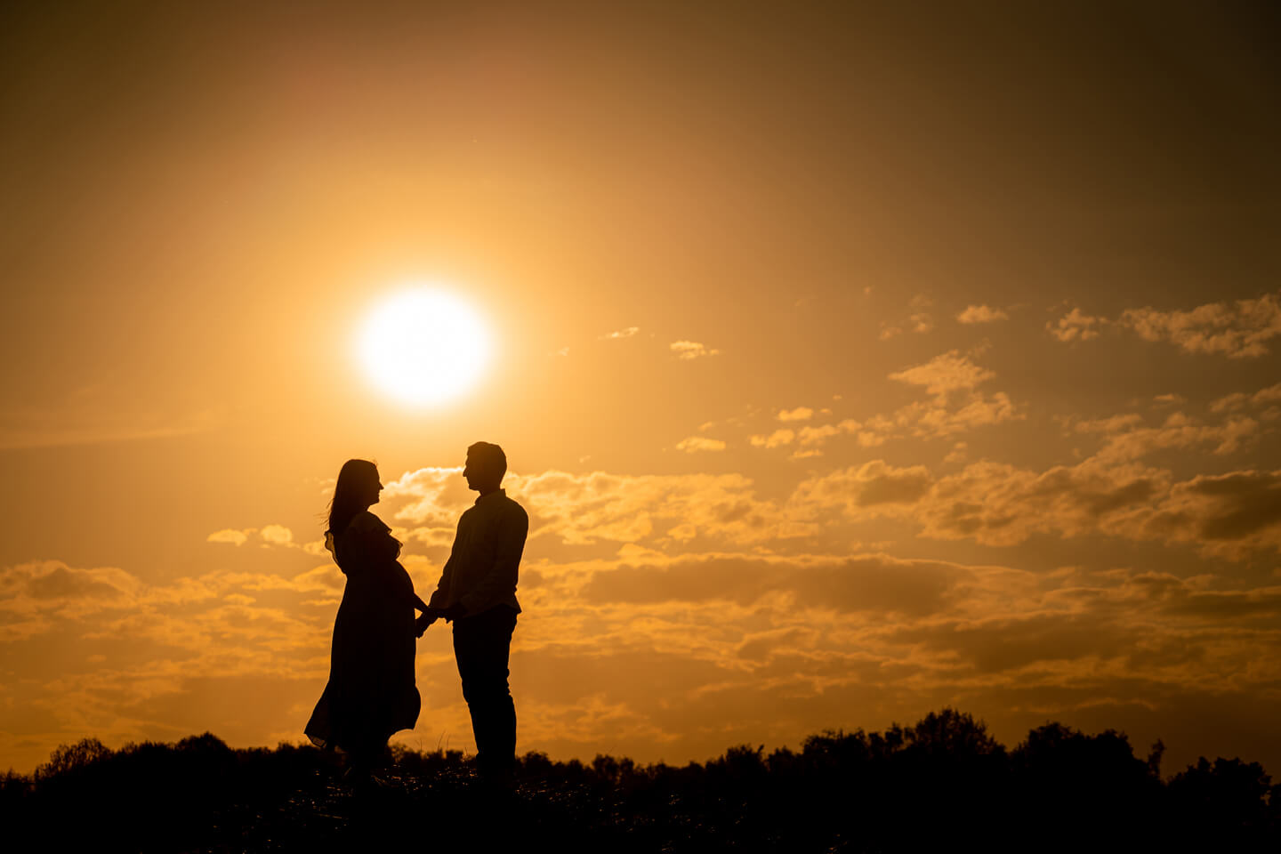 Goldene Stunde beim Babybauch Shooting in Hamburg