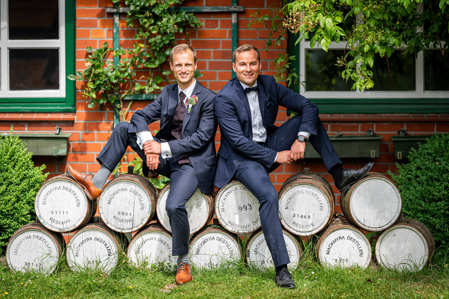 Bräutigam und Trauzeuge auf Gut Basthorst