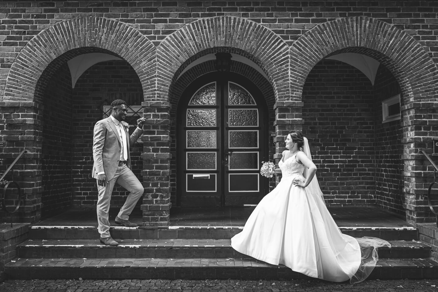 Brautpaarfotos in Schwarzweiß