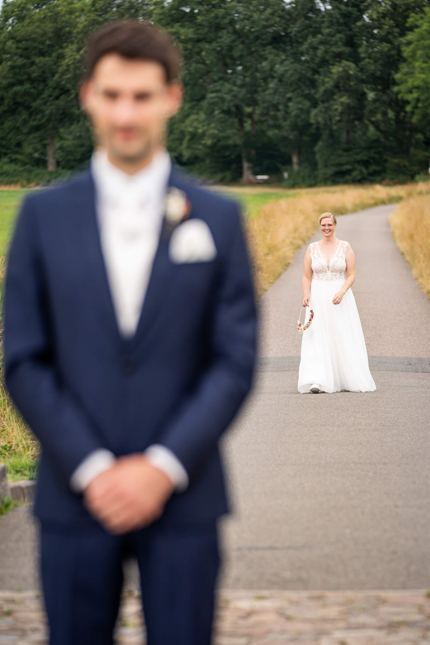 First Look Shooting kurz bevor Braut und Bräutigam sich das erste Mal sehen.