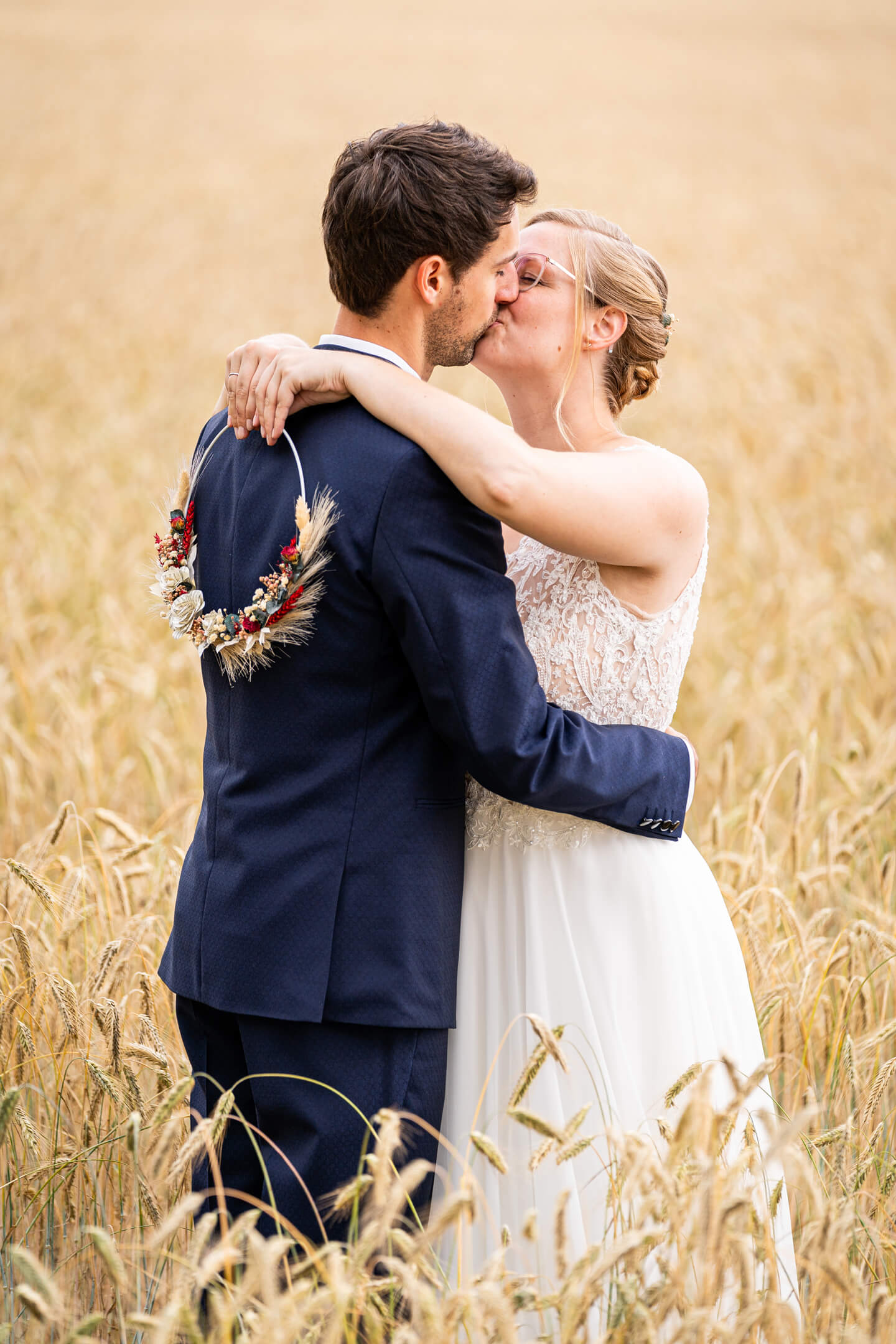 Hochzeitsfotos im Kornfeld