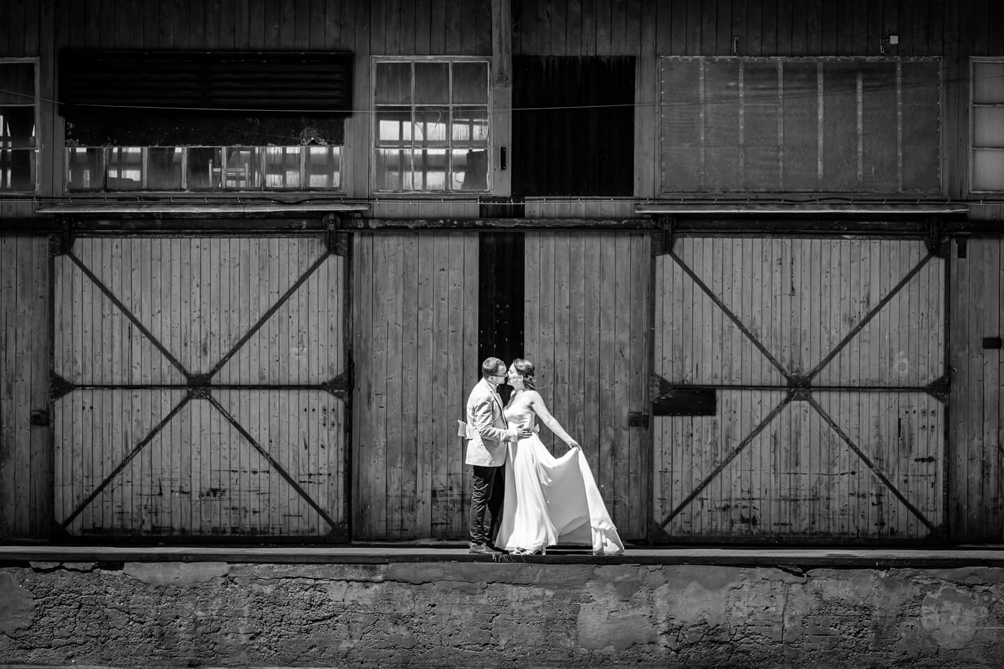 Hochzeitsfotos bei den media docks in der Hansestadt Lübeck.