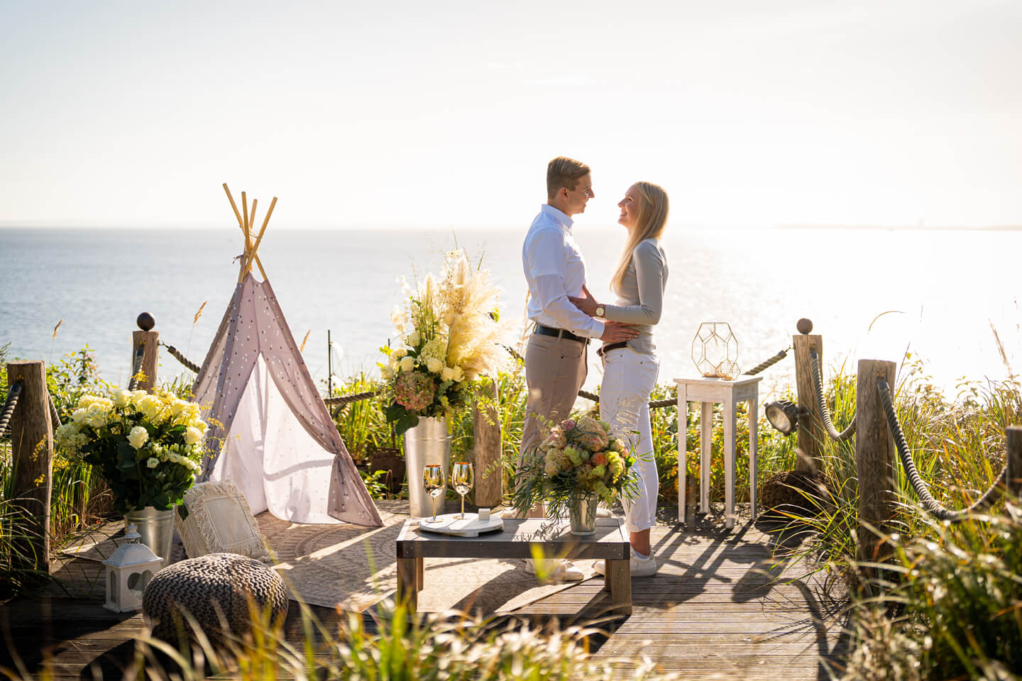 Tolles Setting für einen Heiratsantrag an der Ostsee