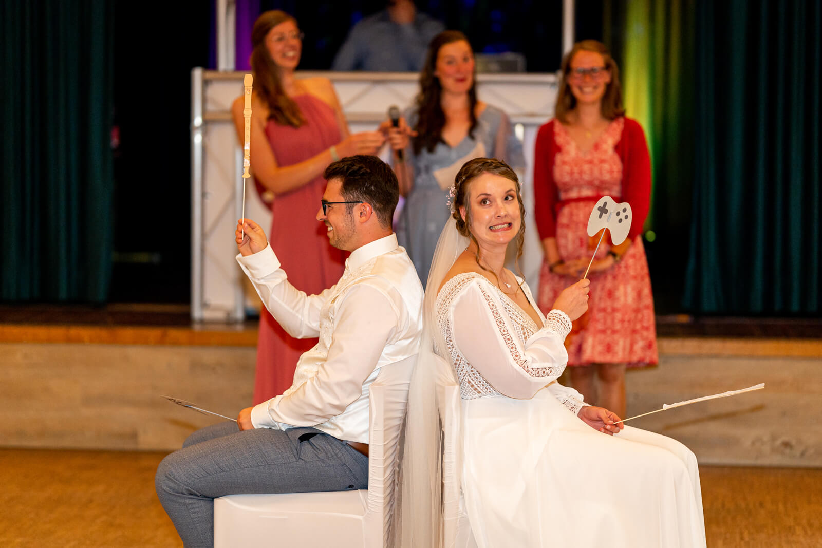 Fragespiel bei Hochzeitsfeier