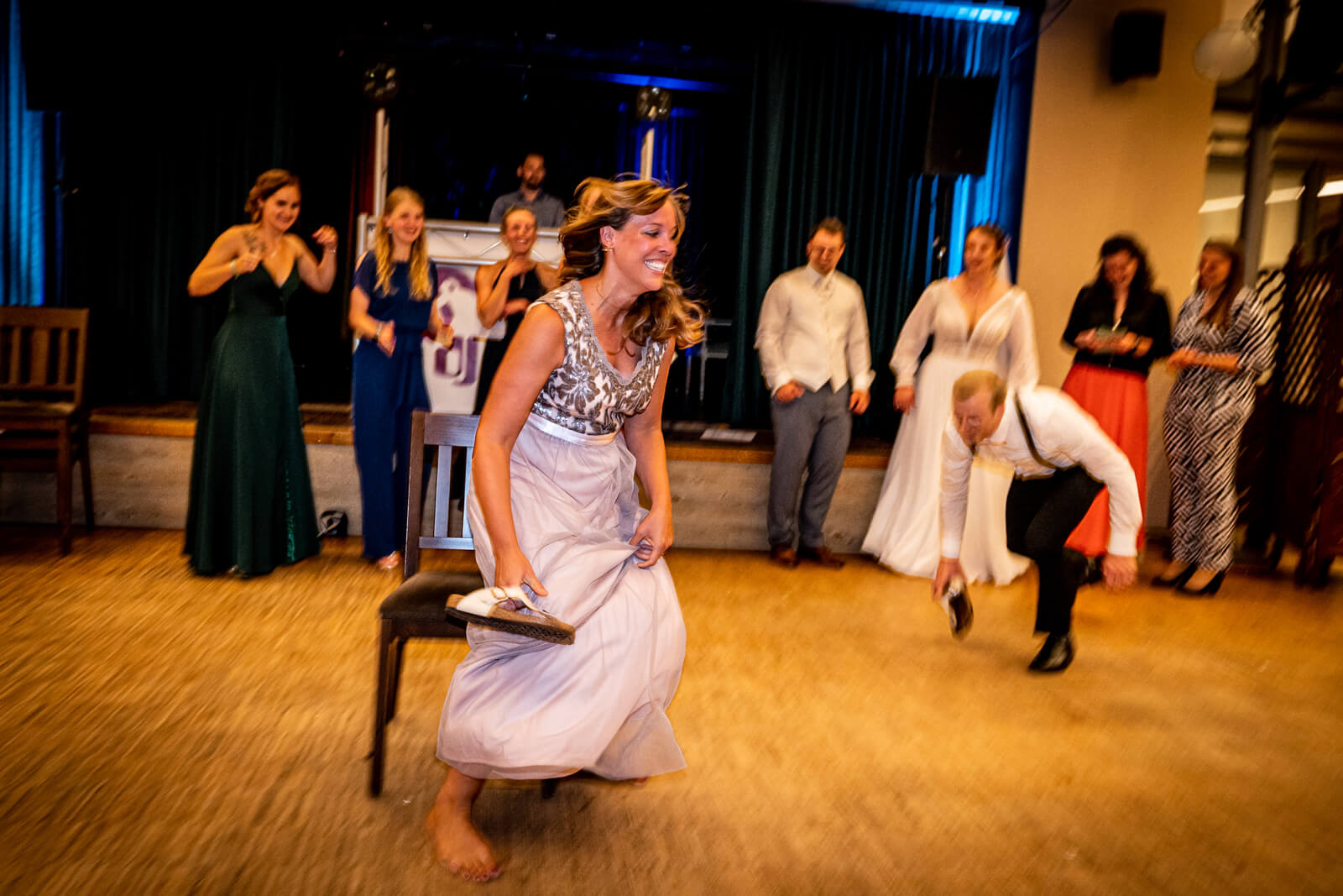 Ausgelassene Hochzeitsspiele im Margaretenhoff