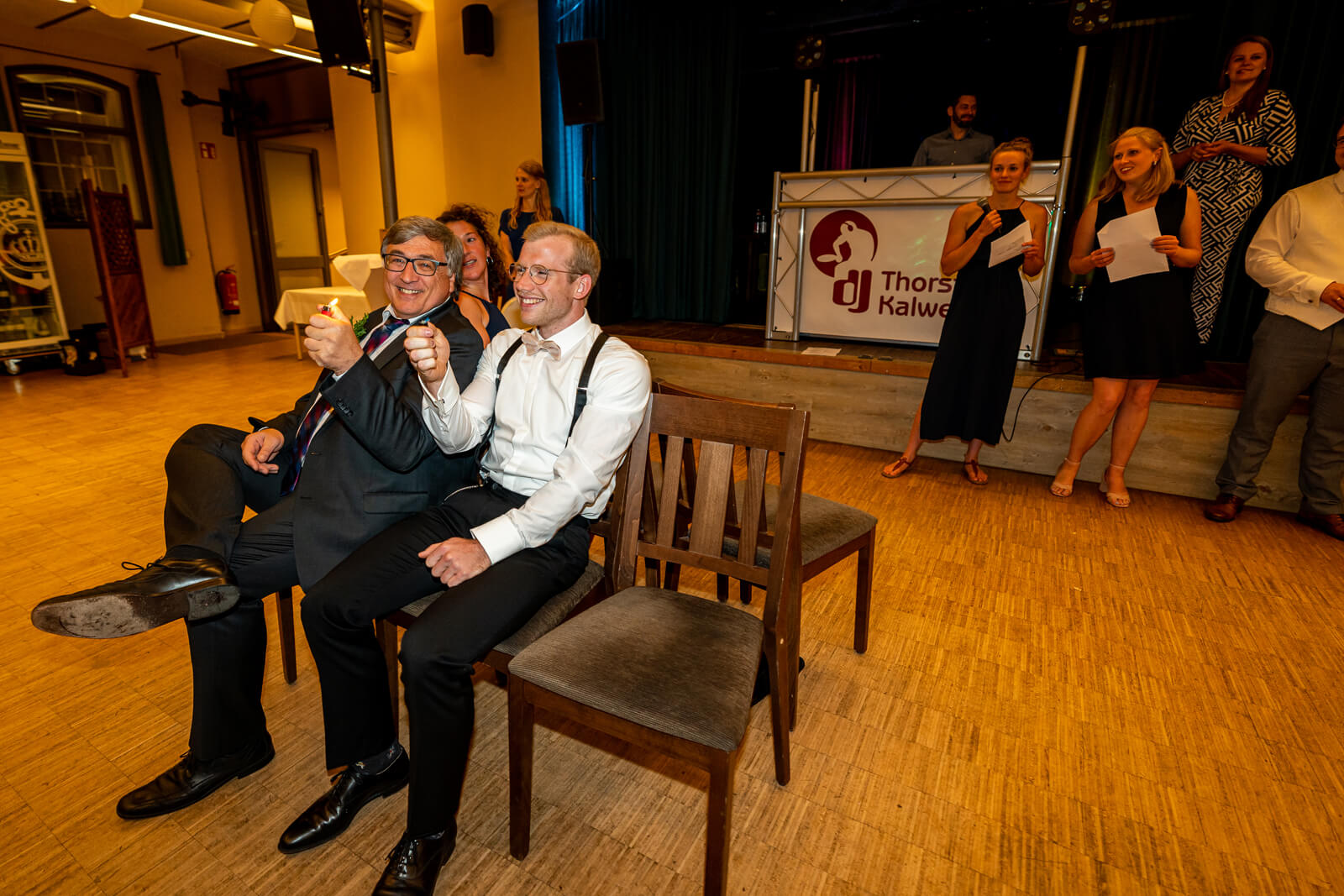 Stuhlspiel während der Hochzeitsfeier.