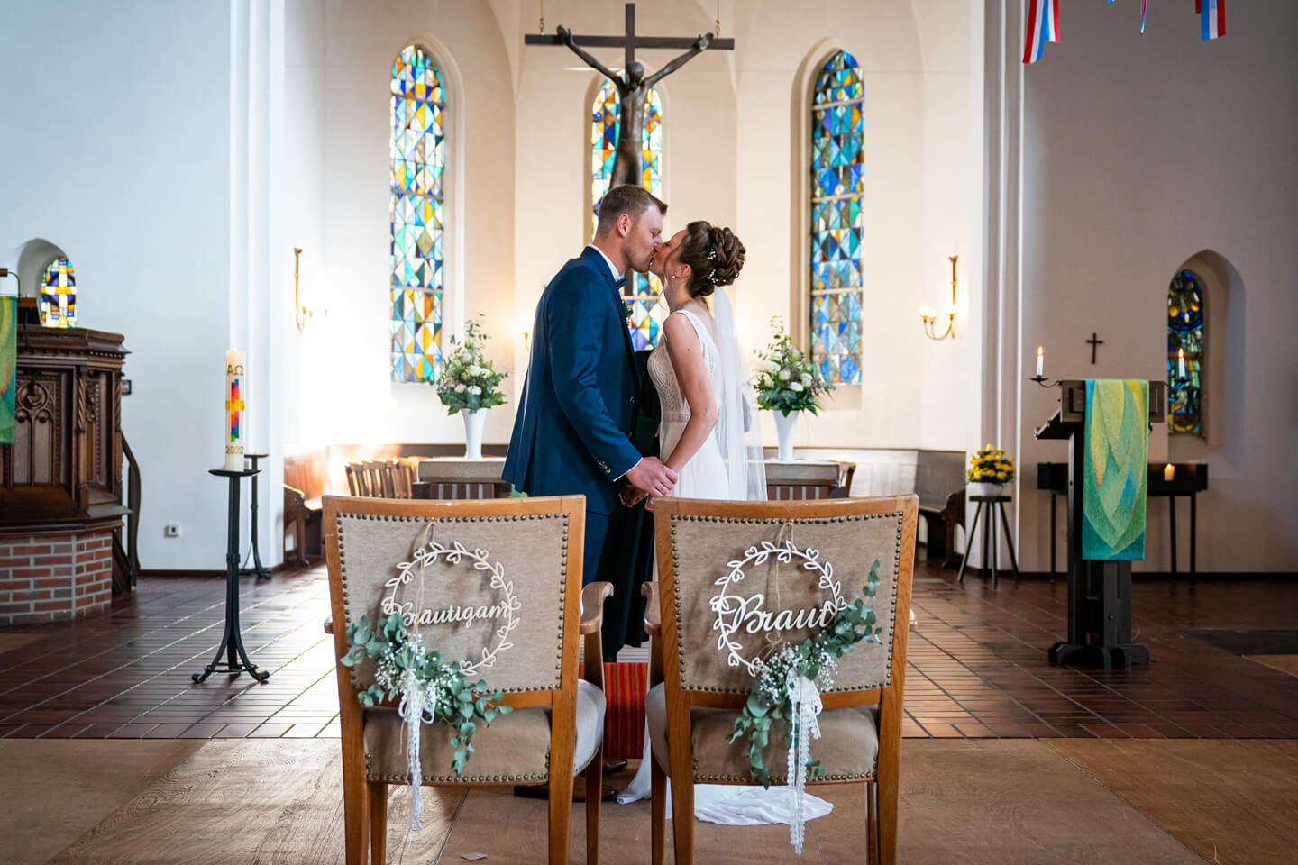 Vermählungskuss - dieses Foto entstand bei einer Hochzeitsreportage in Kaltenkirchen.