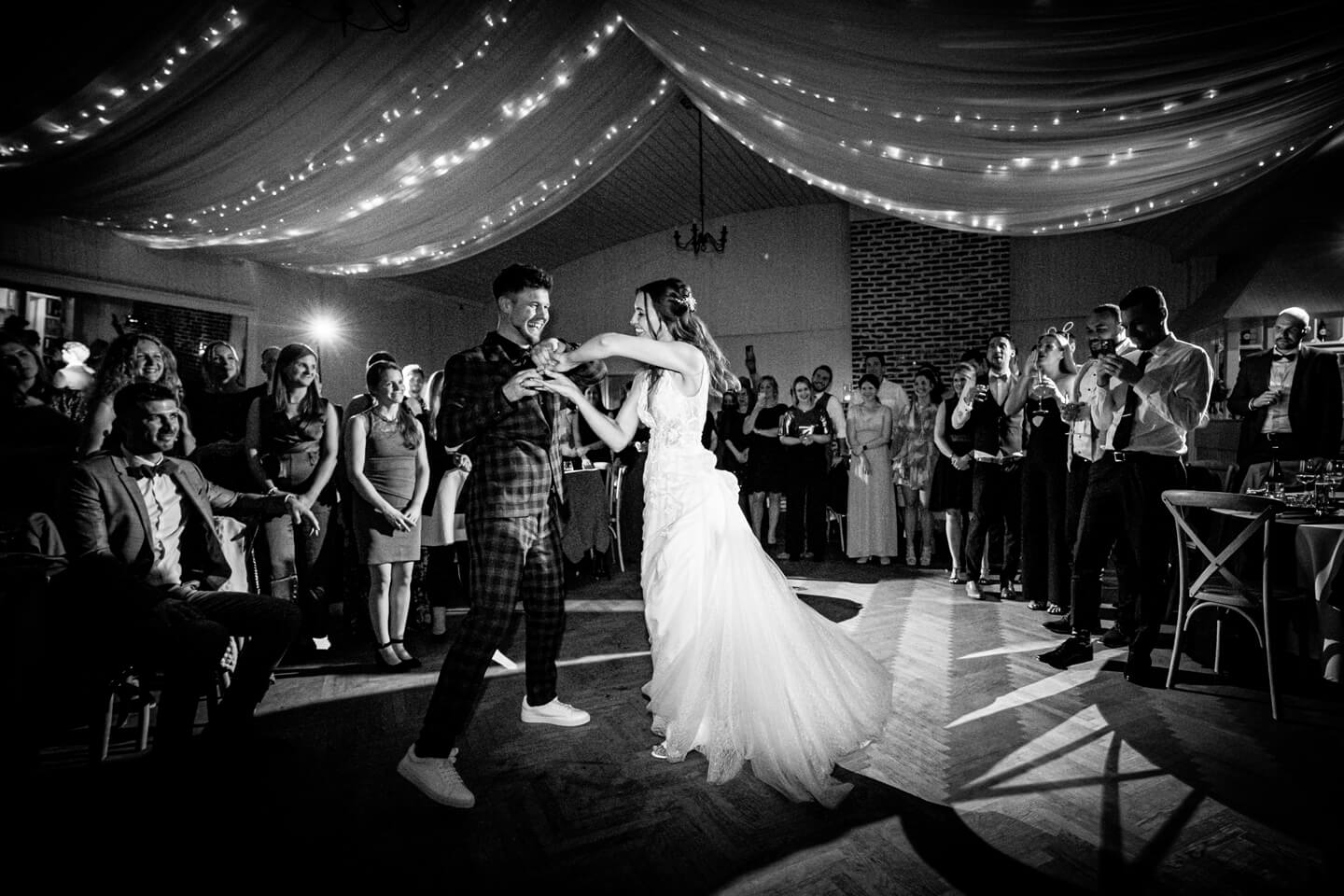 Eröffnungstanz Schwarzweiß-Foto.