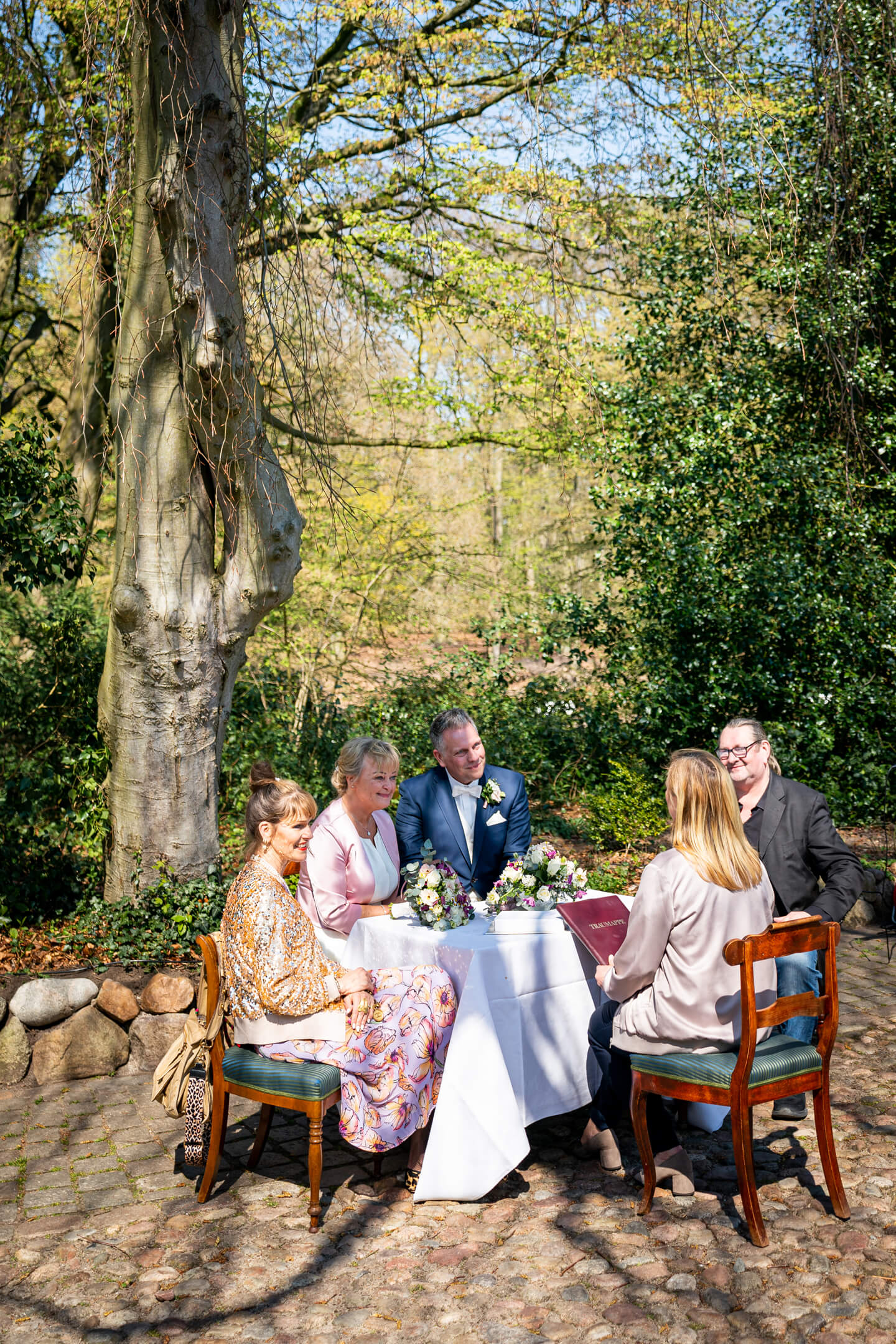 Frühlingshochzeit bei schönstem Wetter.