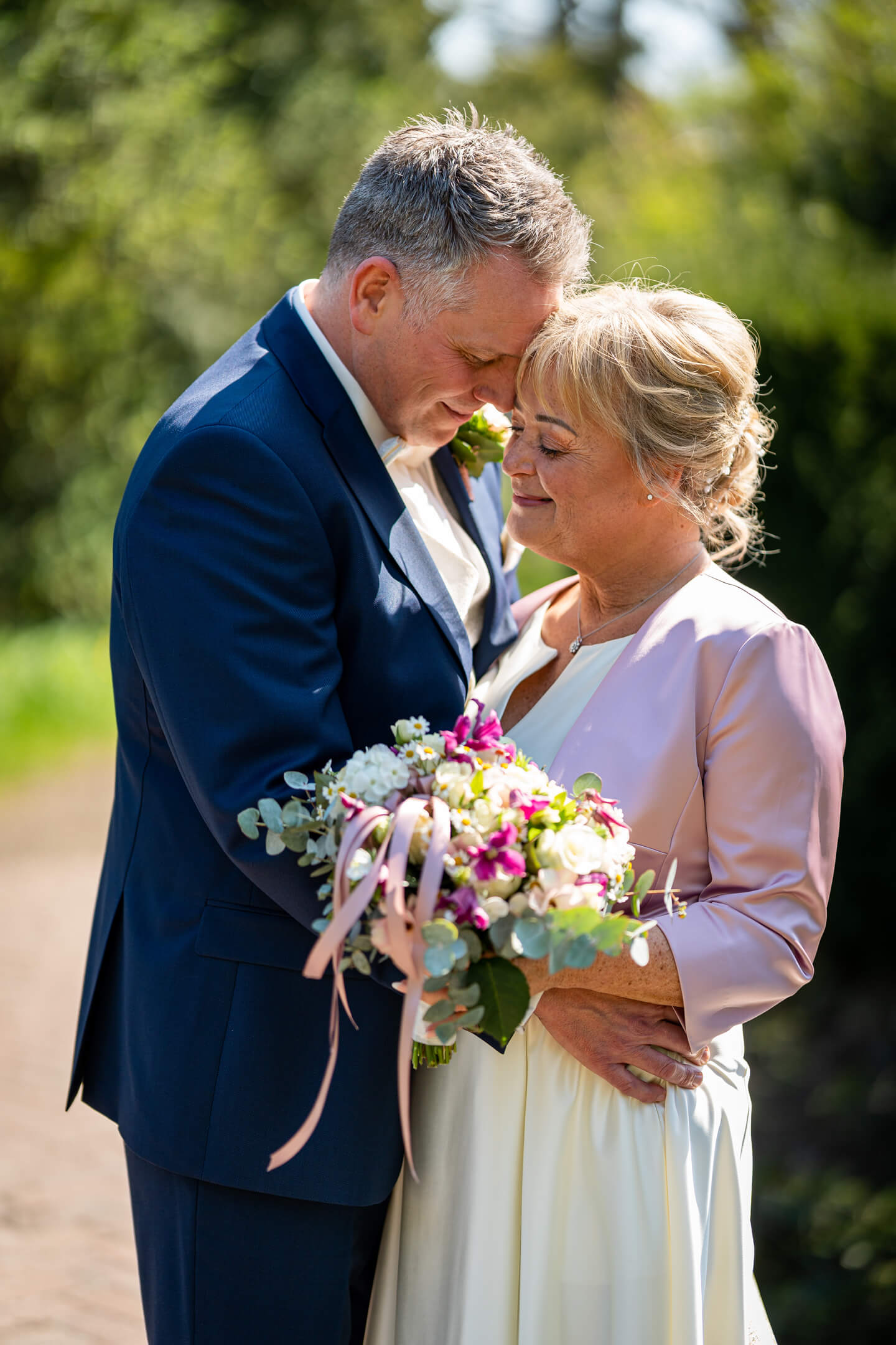 Natürliches und emotionales Hochzeitsfoto aus Norddeutschland.