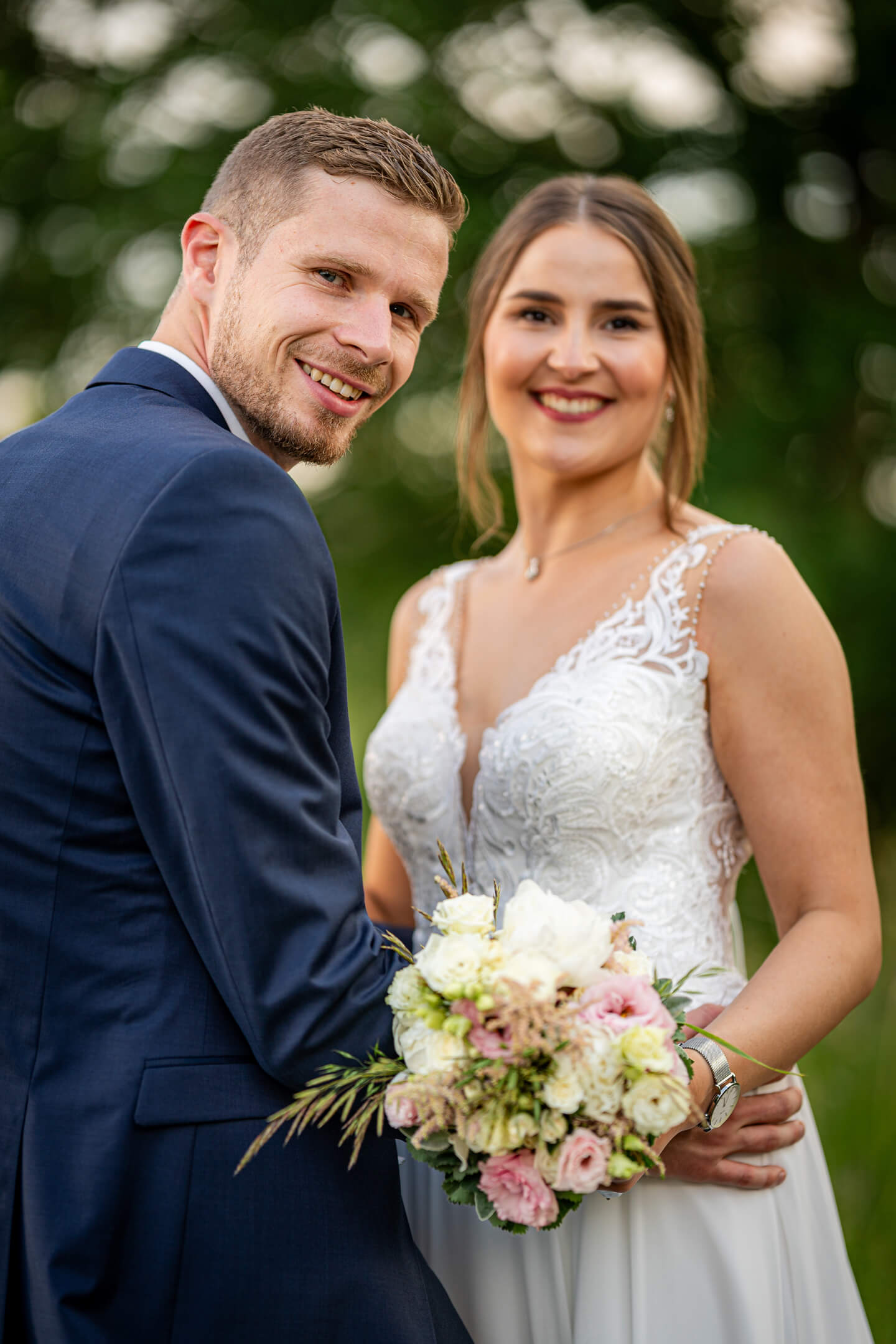 Hochzeitspaar beim Fotoshooting