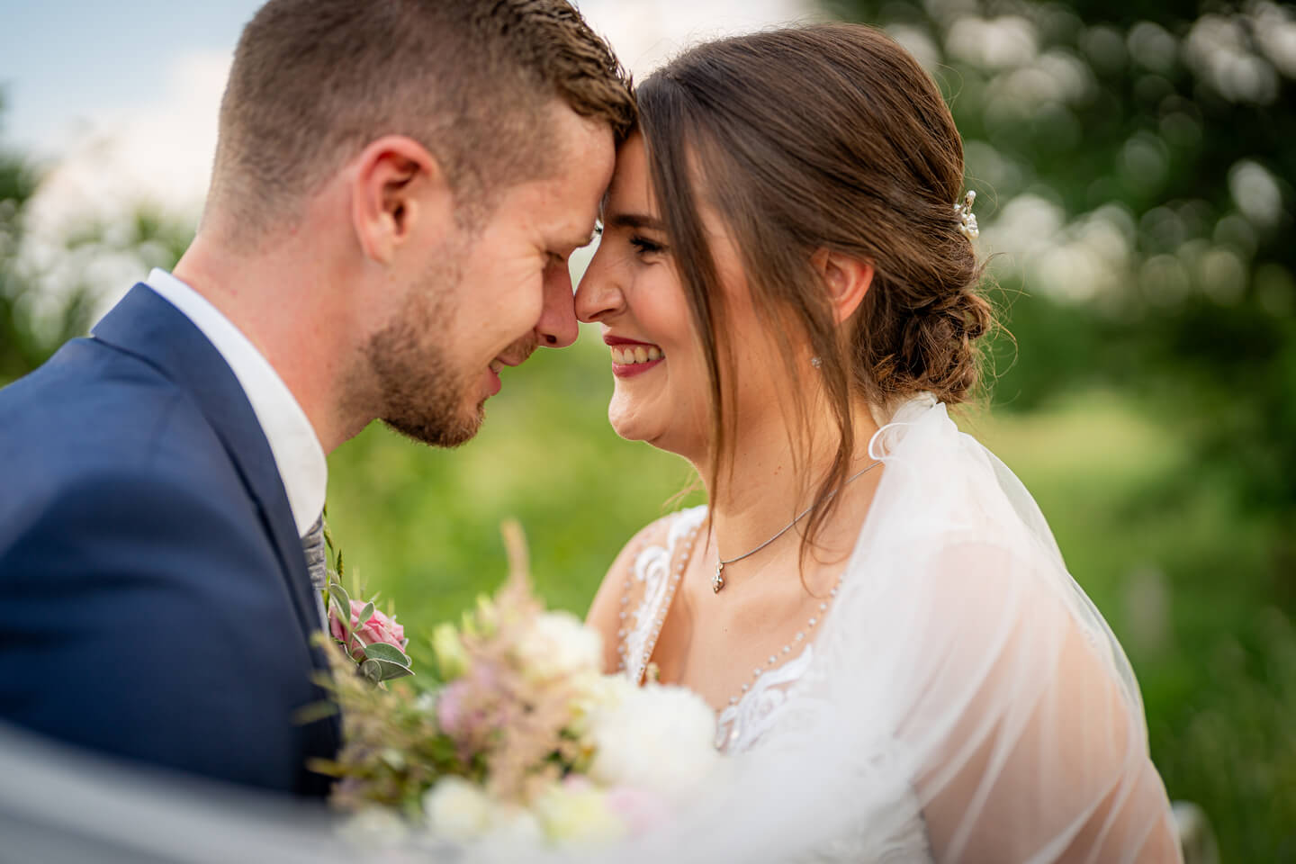 Hochzeitspaar beim Brautpaarshooting